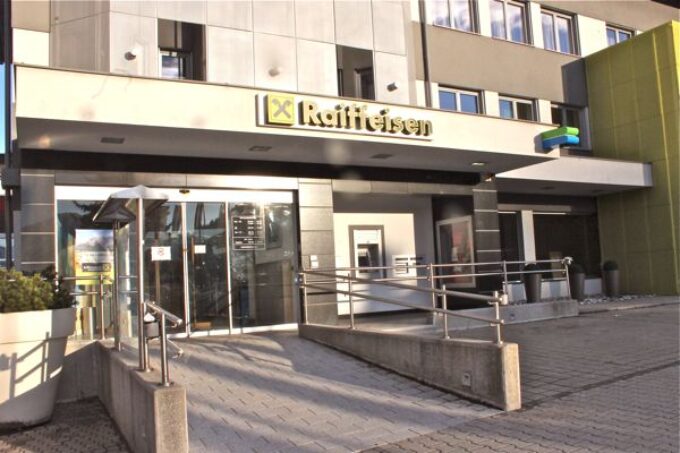 Einrichtungen: Raiffeisen bank Arnoldstein